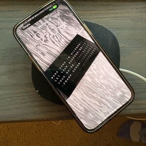 Belkin Black Smartphone with Wireless Charging Pad